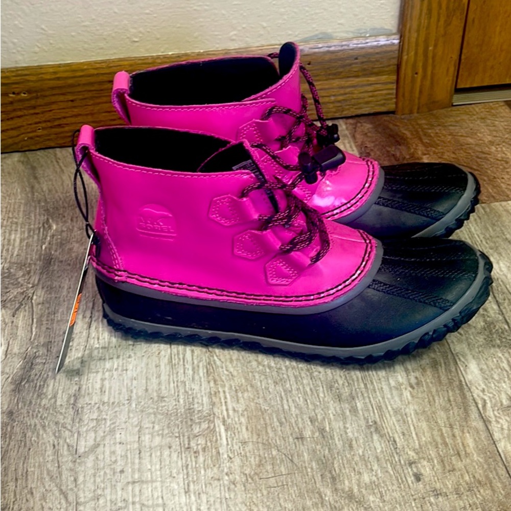 Sorel boots size 4